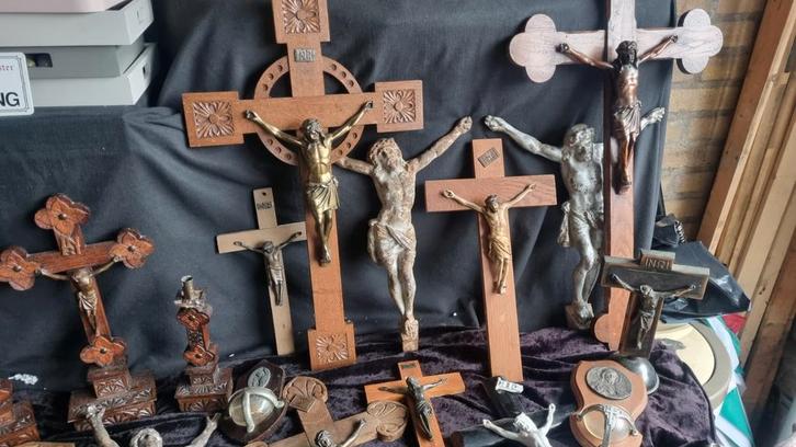 Vintage Kruisbeelden Collectie, Antiek en Kunst, Antiek | Religie, Ophalen of Verzenden