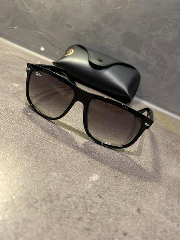 Rayban zonnebril nieuwstaat beschikbaar voor biedingen