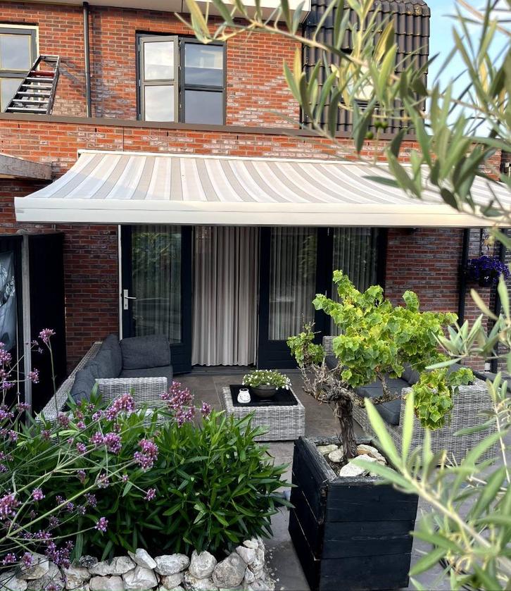 Elektrisch zonnescherm terrasscherm 5 meter breed, Tuin en Terras, Zonneschermen, Gebruikt, Knikarmscherm, 150 tot 300 cm, 450 cm of meer