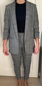 Mooi kostuum, jas en broek maat 36, grijs ruitje, Kleding | Dames, Jasjes, Kostuums en Pakken, Ophalen of Verzenden, Zo goed als nieuw