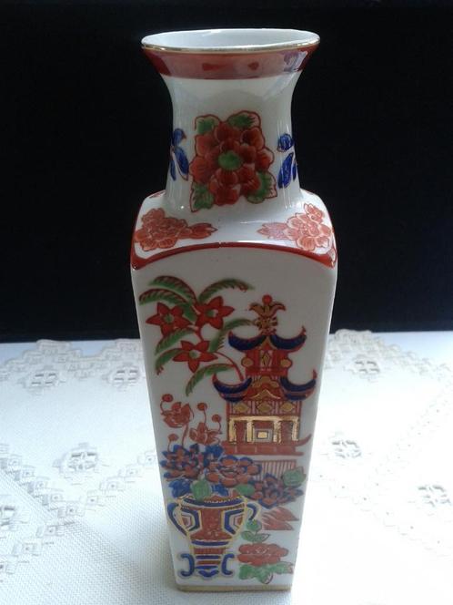 Japans SIERVAASJE Pagode ~ Rechthoekig model ~ Hoog 20 cm., Huis en Inrichting, Woonaccessoires | Vazen, Gebruikt, Overige kleuren