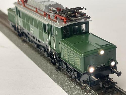 ** NIEUWSTAAT ** Märklin 3022 ** Duitse KROKODIL **, Hobby en Vrije tijd, Modeltreinen | H0, Zo goed als nieuw, Locomotief, Wisselstroom