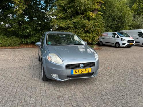 Fiat Punto 1.4 2006 Grijs, Auto's, Fiat, Particulier, Punto, Airbags, Centrale vergrendeling, Mistlampen, Radio, Benzine, MPV