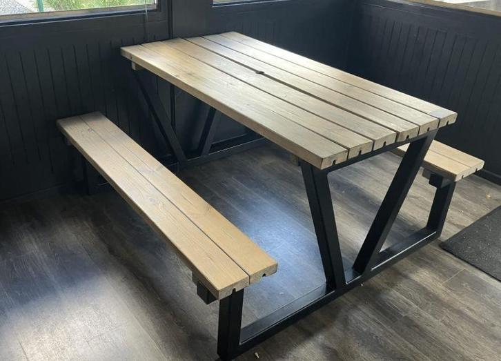 Robuuste picknicktafel, industrieel design, 4 stuks, Tuin en Terras, Picknicktafels, Gebruikt, Rechthoekig, Hout, Ophalen