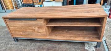 Nette houten TV kast voor woonkamer of slaapkamer beschikbaar voor biedingen