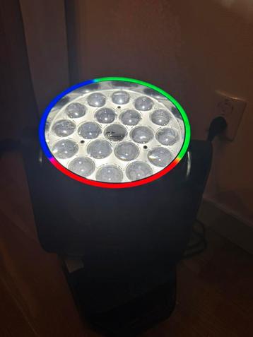 LED MOVING HEAD - 220W - RGBW - DMX - POWERCON beschikbaar voor biedingen