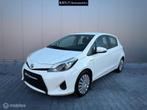 Toyota Yaris Full Hybrid Life 1.5|Camera|Dealer onderhouden, Gebruikt, 4 cilinders, Wit, Bedrijf