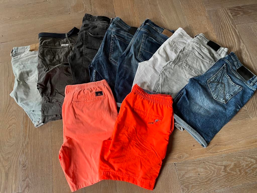 9 shorts en 1 zwembroek mt M, Ophalen of Verzenden, Zo goed als nieuw, Maat 48/50 (M)
