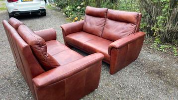 Zeer mooi lederen bankstel beschikbaar voor biedingen