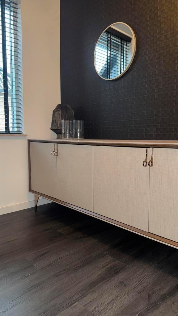 Zeer mooi dressoir - beige/brons (japandi/hotel chique), Huis en Inrichting, Kasten | Dressoirs, Zo goed als nieuw, 200 cm of meer