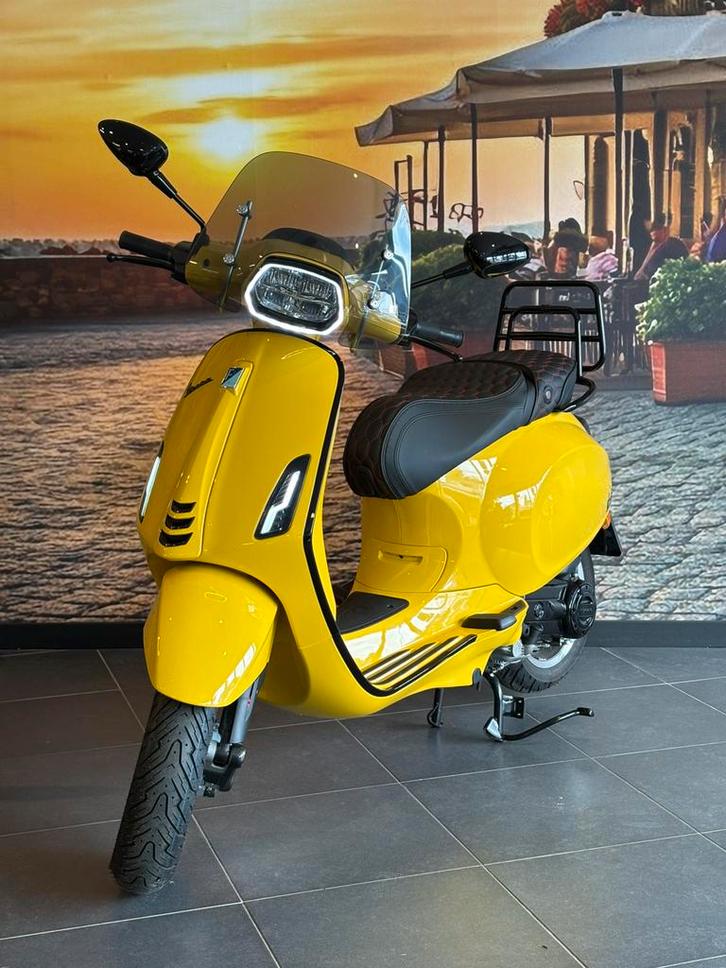 Vespa Sprint E5 iget Brom 45 Km Exclusieve Vespa💥💣DEMO, Fietsen en Brommers, Scooters | Vespa, Zo goed als nieuw, Overige modellen