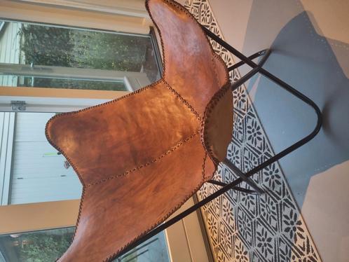Vlinderstoel leer, Huis en Inrichting, Stoelen, Zo goed als nieuw, Eén, Leer, Bruin, Ophalen