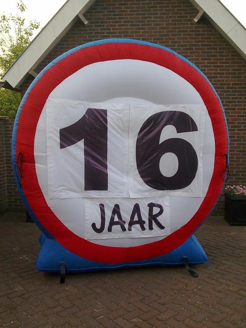 Opblaasbaar verkeersbord te huur, Hobby en Vrije tijd, Feestartikelen | Verhuur, Zo goed als nieuw, Verjaardag, Ophalen