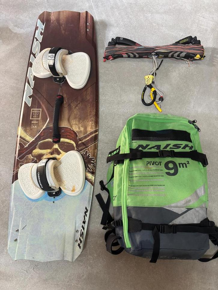 Naish Pivot 9m + Naish Monarch 132x41 + Naish Bar, Watersport en Boten, Kitesurfen, Gebruikt, Kitesurf-set, 9 m², Twintip, Ophalen
