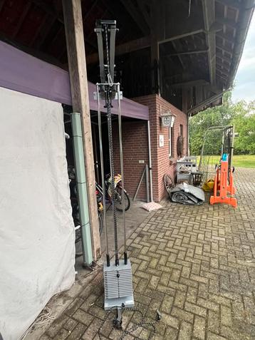 Lat pulley beschikbaar voor biedingen