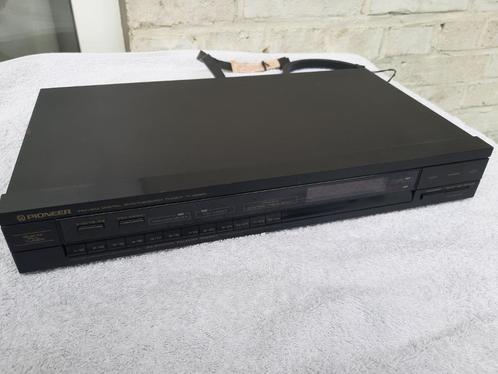 Pioneer stereo Tuner TX-1070 R of Tuner F-551L., Audio, Tv en Foto, Tuners, Gebruikt, Analoog, Ophalen of Verzenden