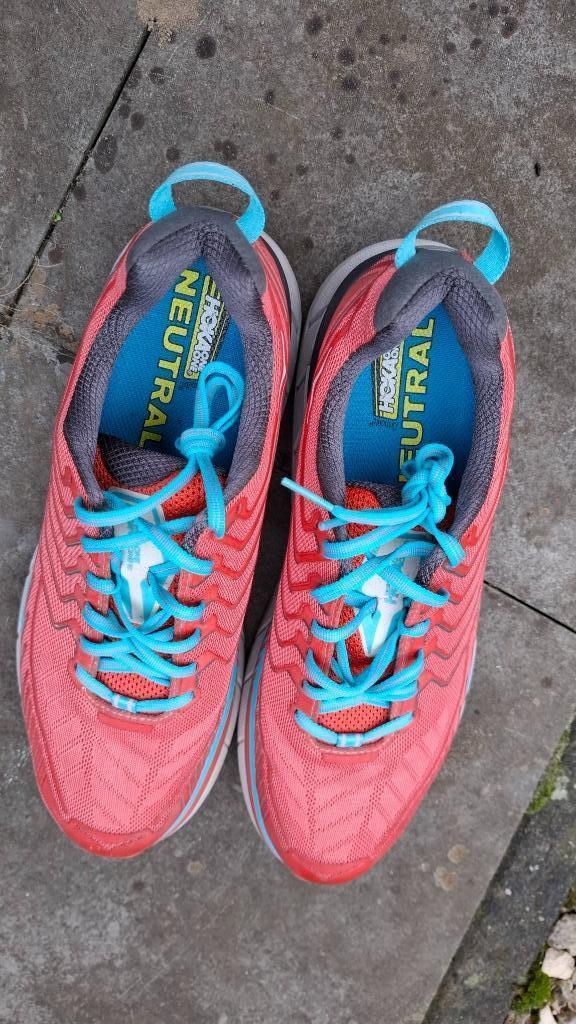 HOKA hardlooopschoenen., Sport en Fitness, Loopsport en Atletiek, Zo goed als nieuw, Hardloopschoenen, Hardlopen, Overige merken