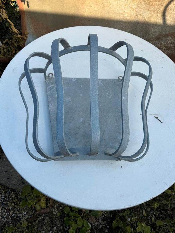 Metalen Voerkorf/Plantenbak - Uniek Design!, Tuin en Terras, Bloembakken en Plantenbakken, Gebruikt, Metaal, Binnen, Balkon, Tuin
