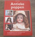 Antieke poppen, boek o.a. info over Käthe Kruse poppen, Overige typen, Ophalen of Verzenden, Zo goed als nieuw
