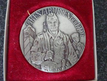 DDR  Grenztruppen medaille beschikbaar voor biedingen