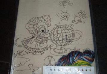 borduren bedrukt vogel muis paddenstoel beschikbaar voor biedingen