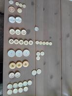 Witte en creme knopen., Ophalen of Verzenden, Knoop of Knopen