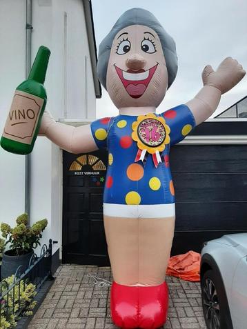 Verjaardags pop vrouw / man in alle maten en soorten te huur beschikbaar voor biedingen