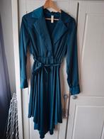 Donkergroene satijnen jurk - Maat M, Kleding | Dames, Ophalen of Verzenden