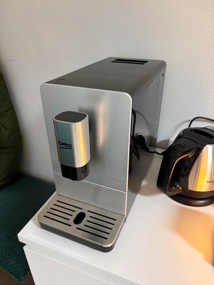 Espressomachine BEKO zgan, Witgoed en Apparatuur, Koffiezetapparaten, Zo goed als nieuw, Espresso apparaat, Ophalen