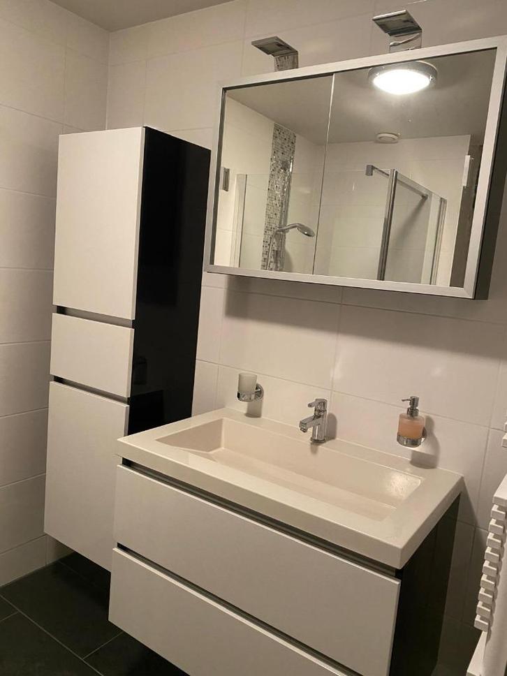 Complete badkamer 5 elementen zo goed als nieuw!!, Huis en Inrichting, Badkamer | Complete badkamers, Zo goed als nieuw, Ophalen