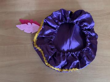 Paarse kinder Pietenmuts met veren - Muts Piet beschikbaar voor biedingen