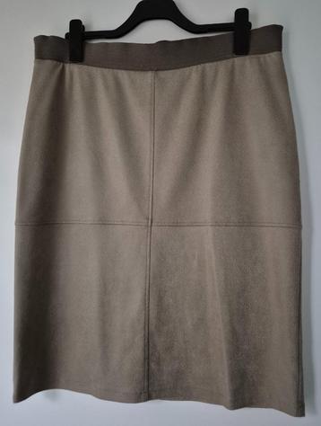 Suede look taupe kleurige rok Maat XXL (Nieuw) beschikbaar voor biedingen