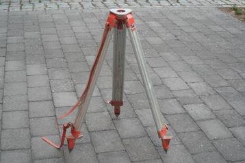 Industrieel statief tripod driepikkel voor lamp / spot beschikbaar voor biedingen
