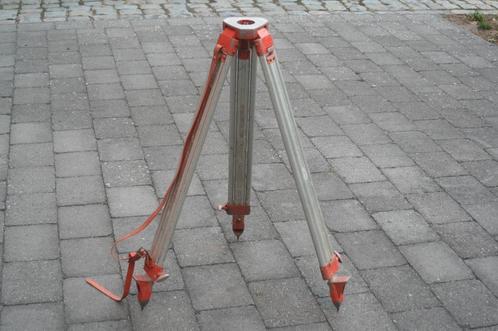 Industrieel statief tripod driepikkel voor lamp / spot, Huis en Inrichting, Lampen | Vloerlampen, Gebruikt, 100 tot 150 cm, Metaal