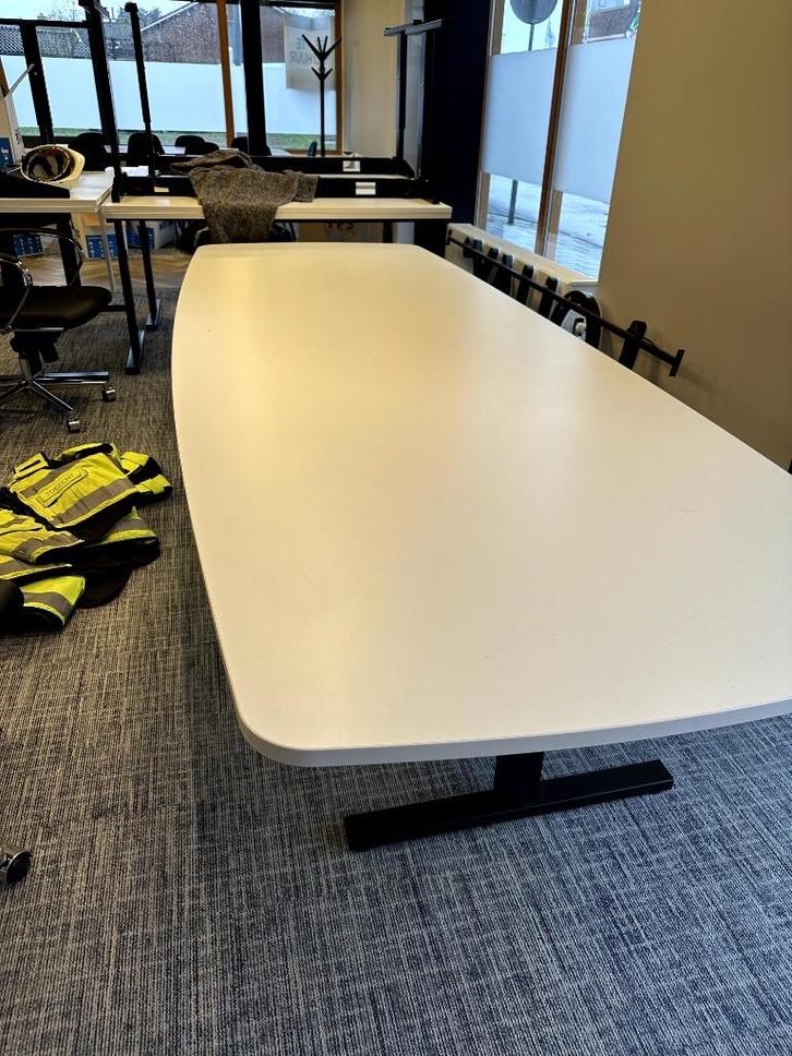 Ovale tafel, Huis en Inrichting, Tafels | Eettafels, Zo goed als nieuw, 100 tot 150 cm, 200 cm of meer, Vijf personen of meer