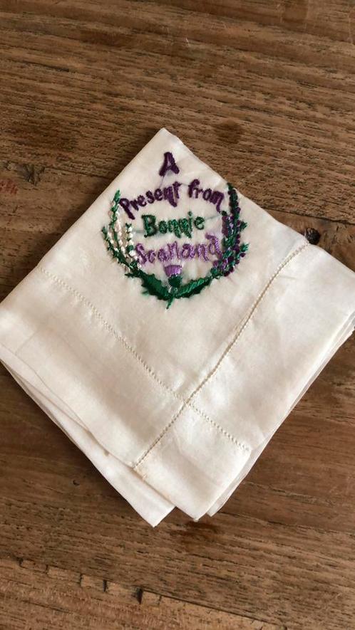 Zijde zakdoek (314), Antiek en Kunst, Antiek | Kleden en Textiel, Ophalen of Verzenden