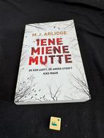 Iene miene mutte. M. J. Arlidge. €2,99, Boeken, Thrillers, Ophalen of Verzenden, Zo goed als nieuw, Nederland
