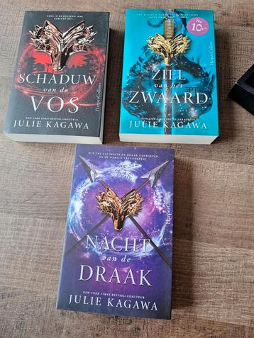 Schaduw van de vos serie van Julie Kagawa beschikbaar voor biedingen