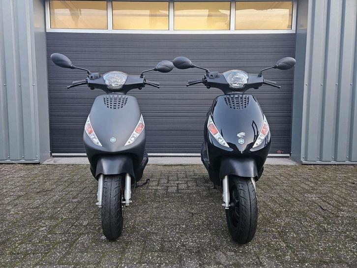 PIAGGIO ZIP 4T E5 BJ 2026 / 377 & 527 KM / zelf samenstellen, Fietsen en Brommers, Scooters | Piaggio, Zo goed als nieuw, Zip