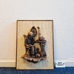 Wandversiering "Lezende Man Bij Potkachel" | 3D | Klei, Antiek en Kunst, Ophalen of Verzenden