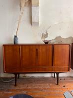 Deense Vintage Dressoir. Teak fineer highboard, Huis en Inrichting, Kasten | Dressoirs, Ophalen, Vintage deens danish design scandinavisch mid-century