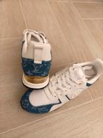 Louis Vuitton Run Away Sneaker Blue Denim Monogram Maat 41, Ophalen of Verzenden
