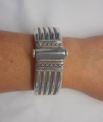 Zilveren antieke zware armband bijzondere sluiting nr.267