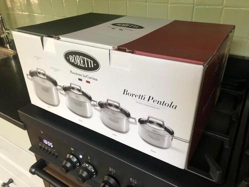 Gloednieuwe vierdelige pannenset van Boretti, Huis en Inrichting, Keuken | Potten en Pannen, Nieuw, Pannenset, Rvs, Ophalen