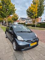 Toyota Aygo 1.0 12V 2010 Grijs, Voorwielaandrijving, Stof, Zwart, 4 stoelen