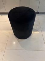 Grote zwarte poef Riverdale, Huis en Inrichting, Banken | Voetenbanken en Poefen, Ophalen of Verzenden, Zo goed als nieuw, Rond