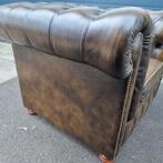 Oude mooie Chesterfield fauteuil olijfgroen + GRATIS BEZORGD, Huis en Inrichting, Fauteuils, Chesterfield, Gebruikt, Leer, Ophalen of Verzenden