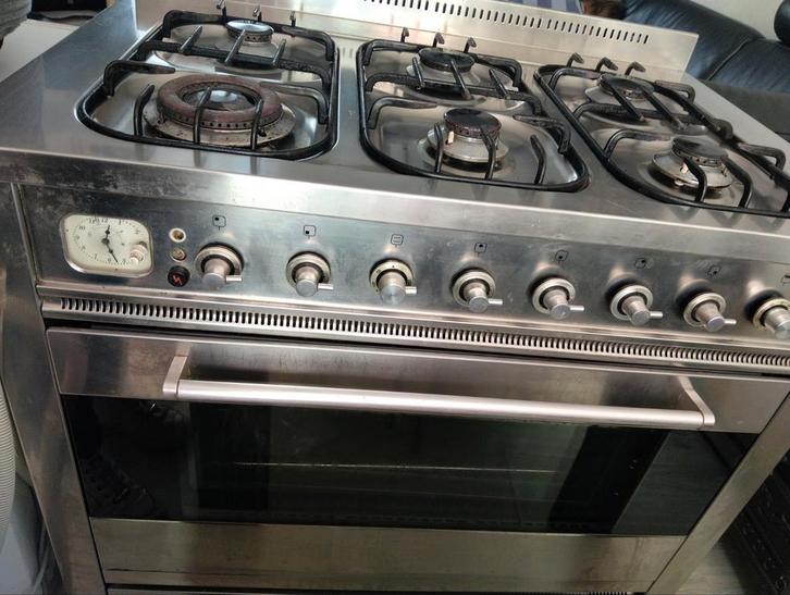 Boretti 6-pits RVS Fornuis met Oven, Witgoed en Apparatuur, Fornuizen, Gebruikt, Vrijstaand, 5 kookzones of meer, 60 cm of meer