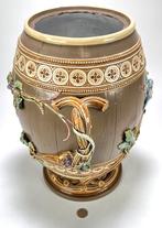 1531. Majolica aardewerk drankvat – Villeroy & Boch, Antiek en Kunst, Antiek | Keramiek en Aardewerk, Ophalen of Verzenden