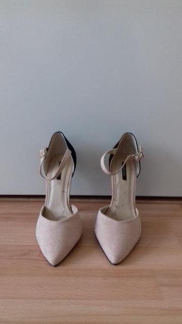  Duo color high heels beschikbaar voor biedingen